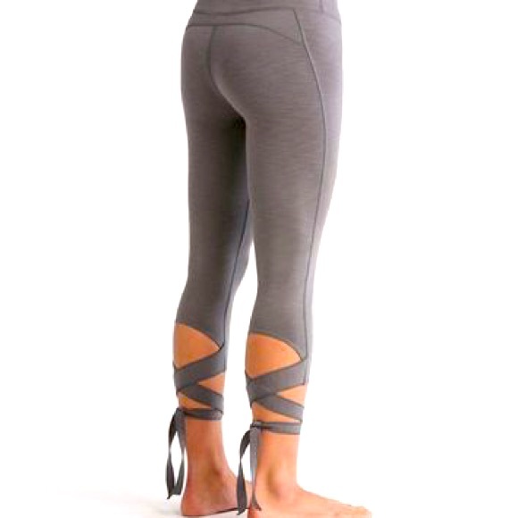 Manduka Yoga Tie Legging SOLD ON DIFFERENT APP - Picture 2 of 5
